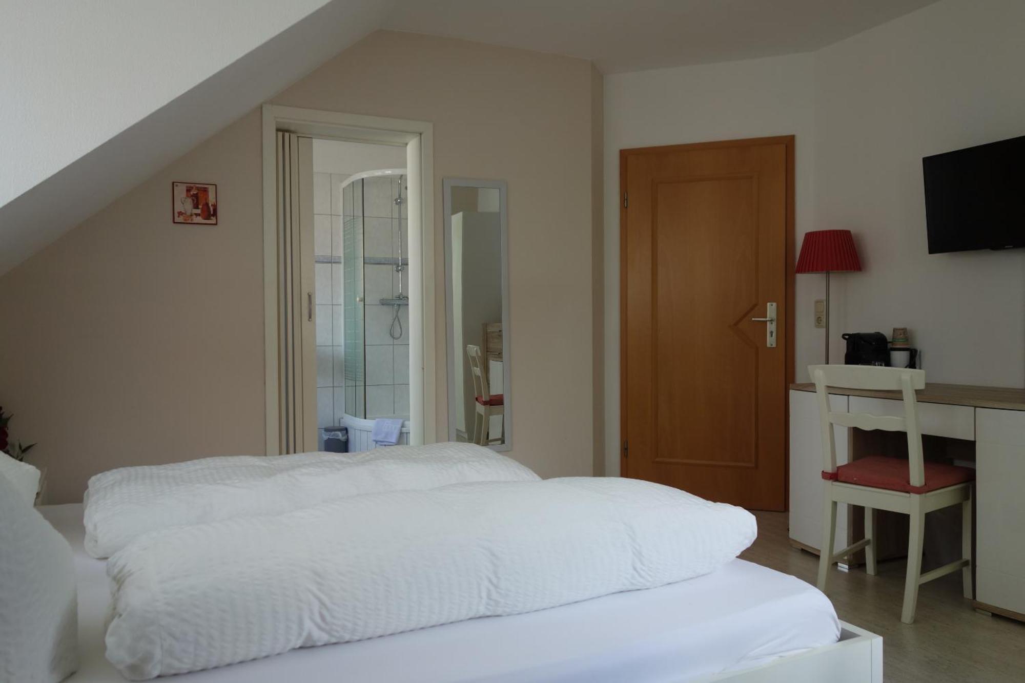 Apartments Und Zimmer Gaestehaus Matthias Dresden Rom bilde