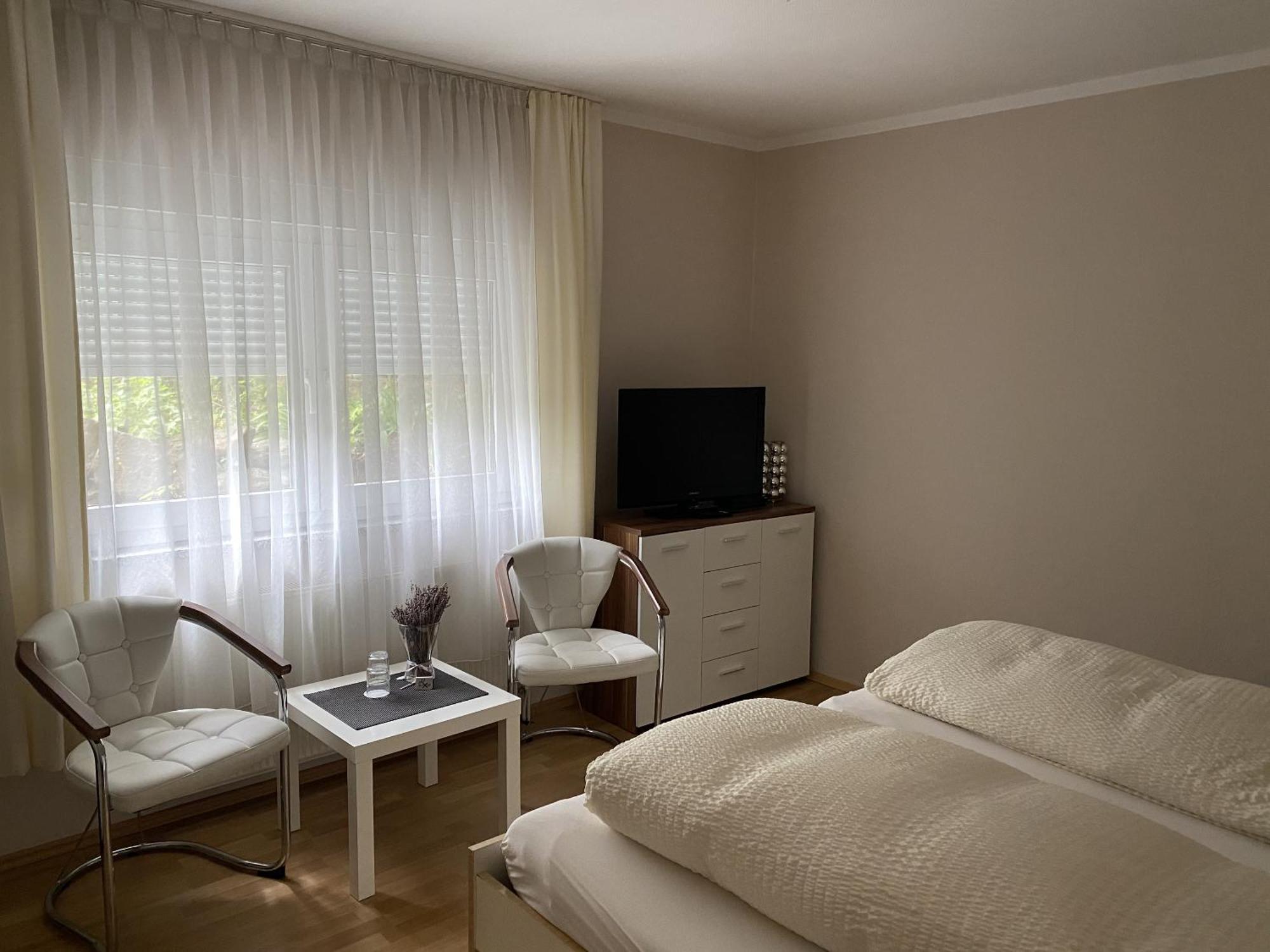 Apartments Und Zimmer Gaestehaus Matthias Dresden Rom bilde