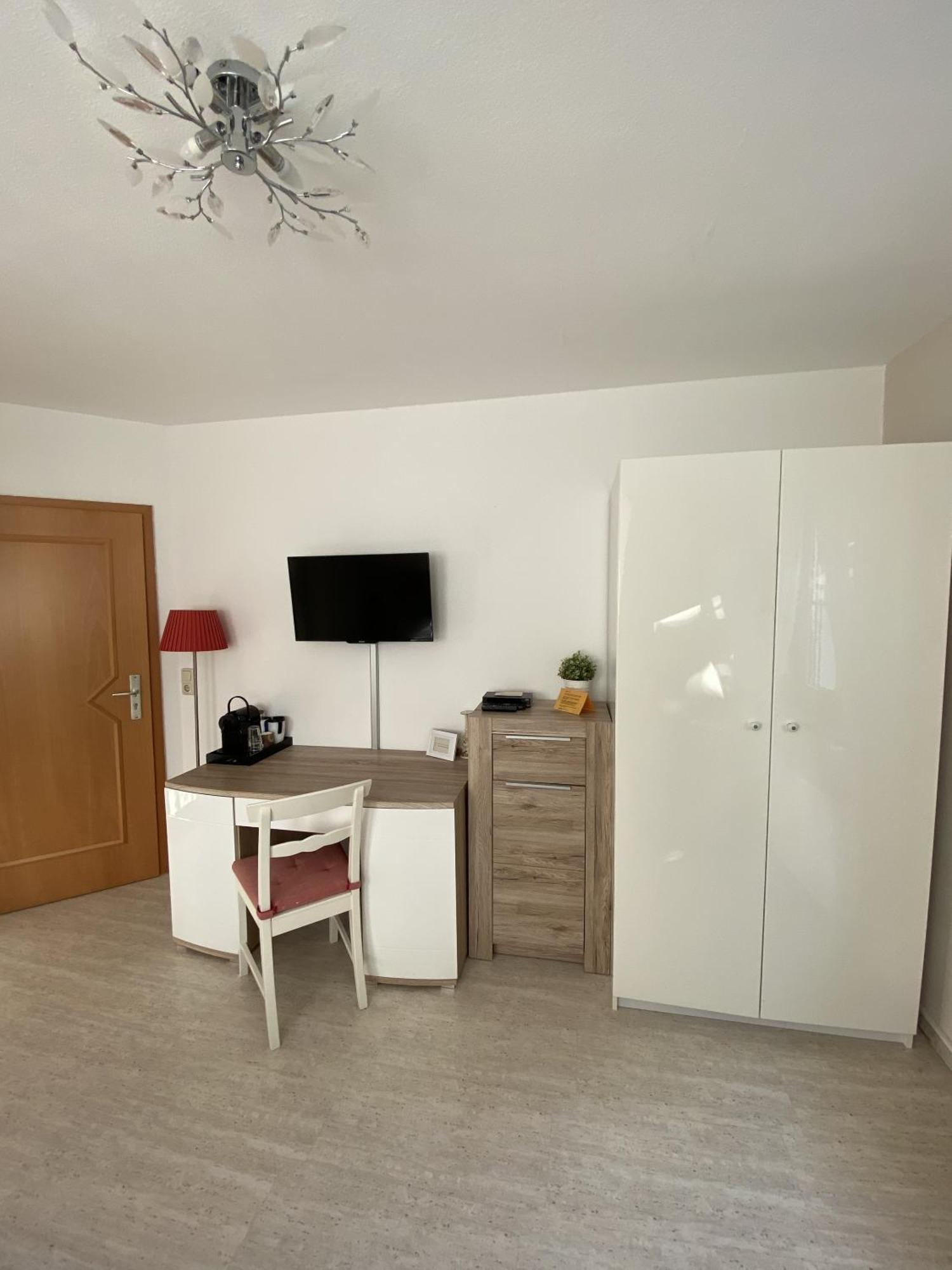 Apartments Und Zimmer Gaestehaus Matthias Dresden Rom bilde