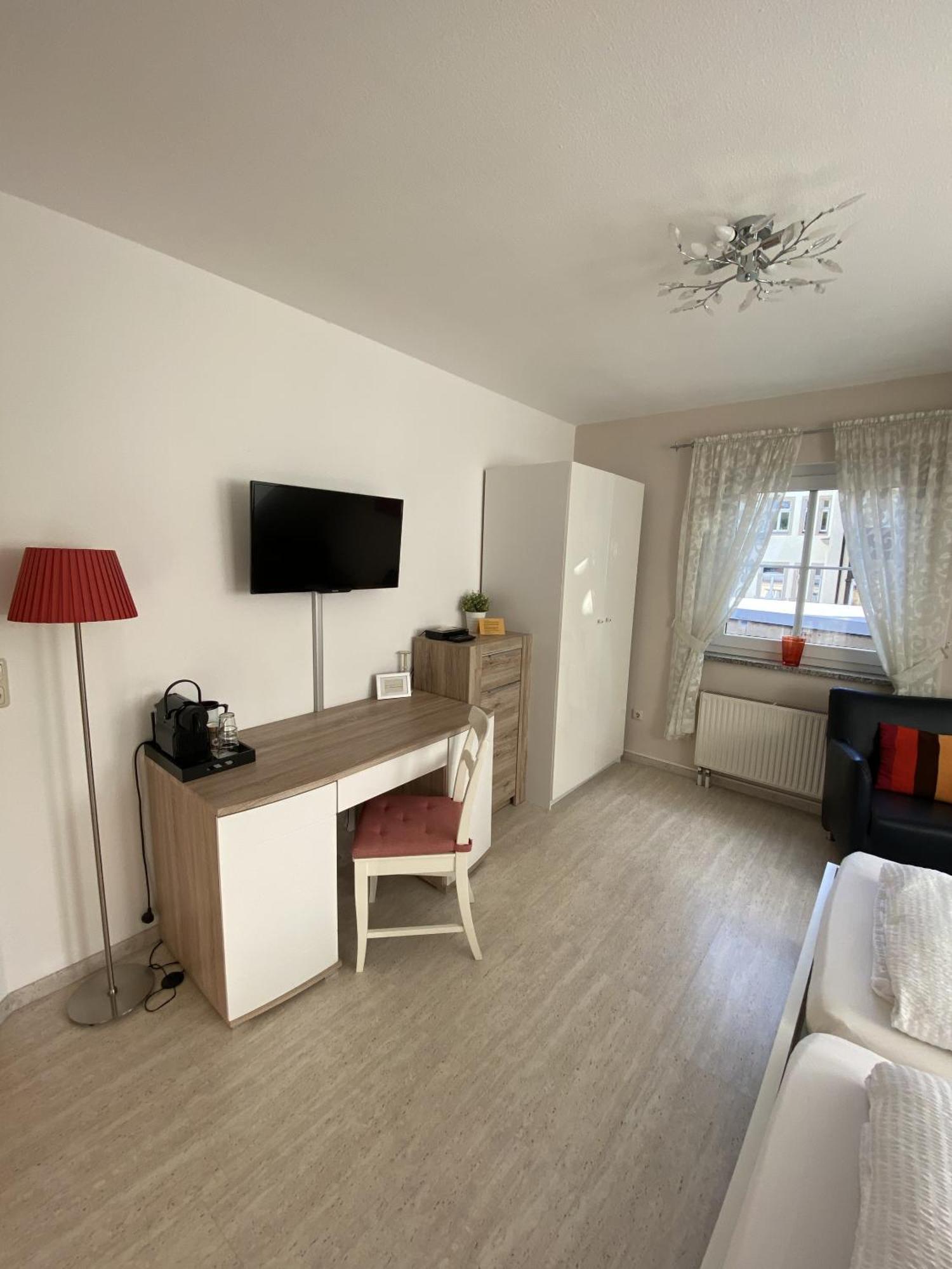 Apartments Und Zimmer Gaestehaus Matthias Dresden Rom bilde